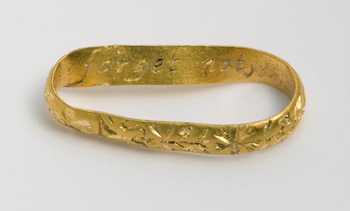 Y Lanfa - Medieval Gold Posy Ring